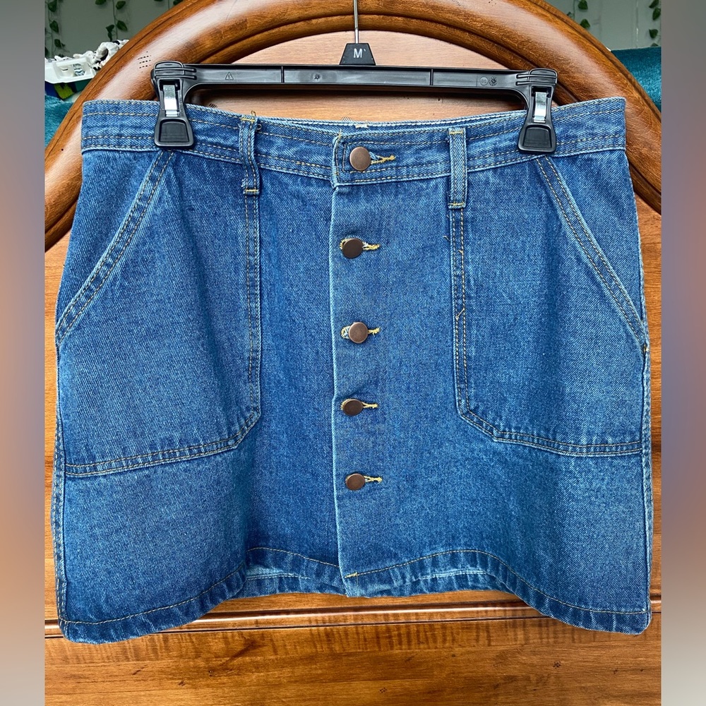 Denim skirt, button up, size large. YIMEIXUAN Jeans